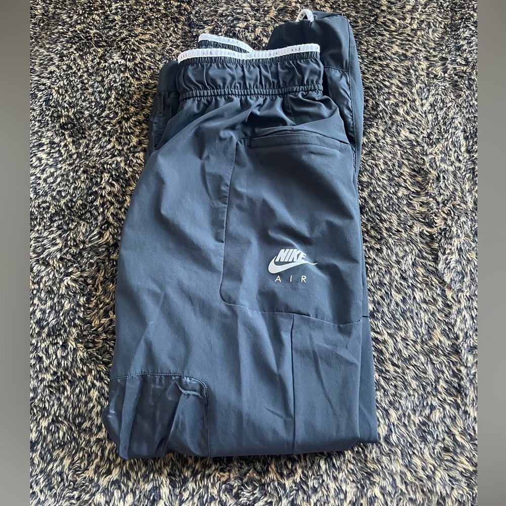 Nike air women’s windbreaks pants